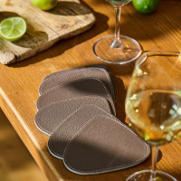 Mergel Dreieckige Leder-Glasuntersetzer im 6er-Set, Duo in Beige und Braun