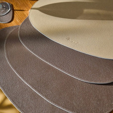 Mergel 4x Dreieckiges Tischset aus Leder, zweifarbig in Beige und Braun