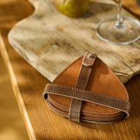 Mergel Dreieckige Leder-Glasuntersetzer im 6er-Set, Duo in Dunkel und Hellbraun