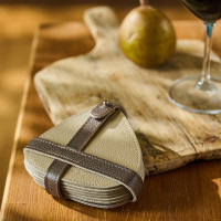 Mergel Dreieckige Leder-Glasuntersetzer im 6er-Set, Duo in Beige und Braun